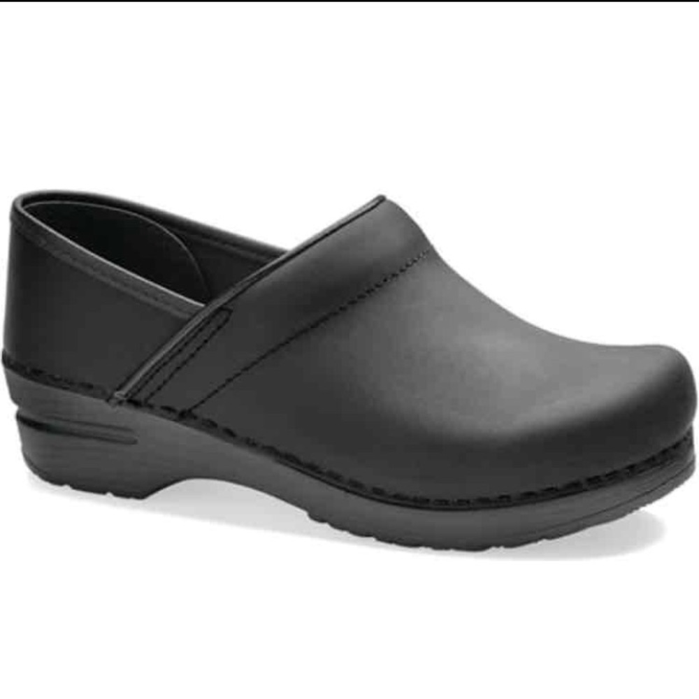 Danskin pro matte black clogs (great work shoes)